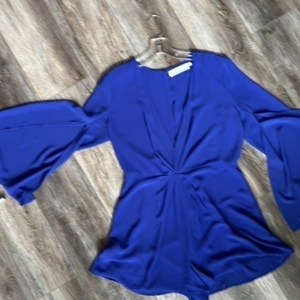 ASTR Romper Royal blue deep v neck zipper back flared sleeves size Large